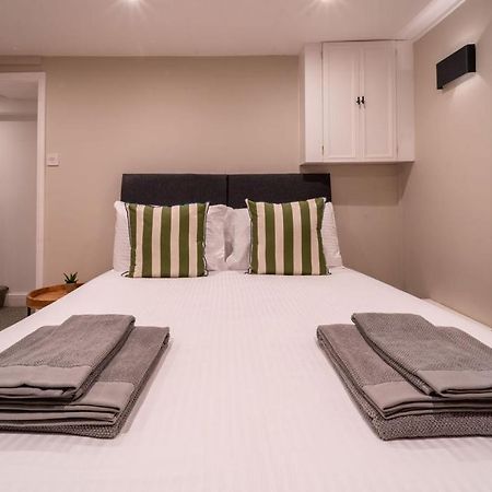 Elegant 3 Bedroom Home In The Centre Of צ'לטנהם מראה חיצוני תמונה