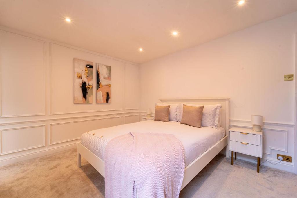 Elegant 3 Bedroom Home In The Centre Of צ'לטנהם מראה חיצוני תמונה