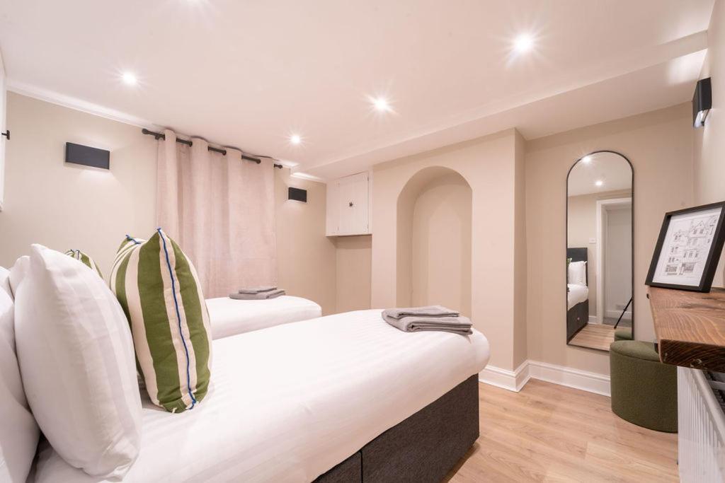 Elegant 3 Bedroom Home In The Centre Of צ'לטנהם מראה חיצוני תמונה