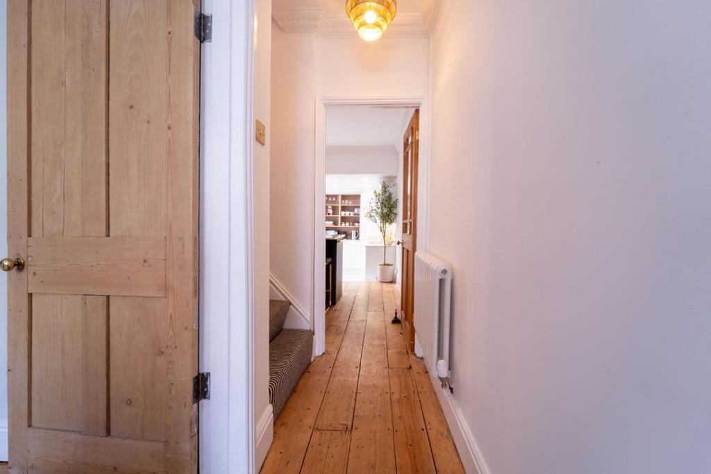 Elegant 3 Bedroom Home In The Centre Of צ'לטנהם מראה חיצוני תמונה
