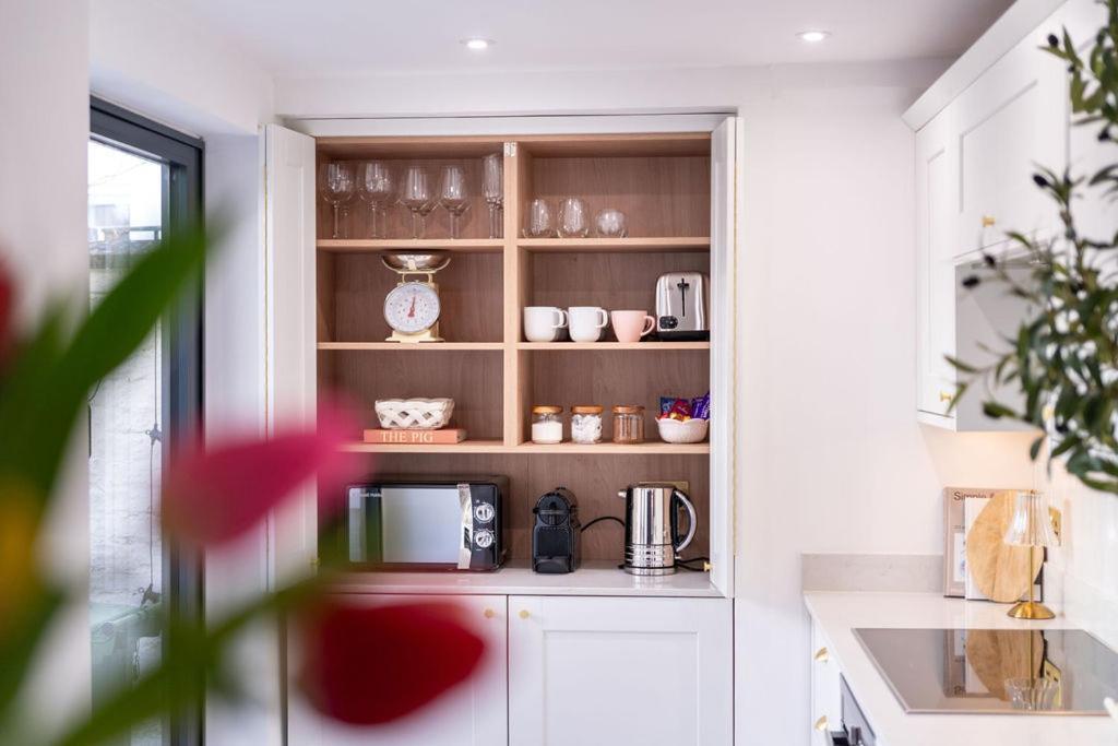 Elegant 3 Bedroom Home In The Centre Of צ'לטנהם מראה חיצוני תמונה